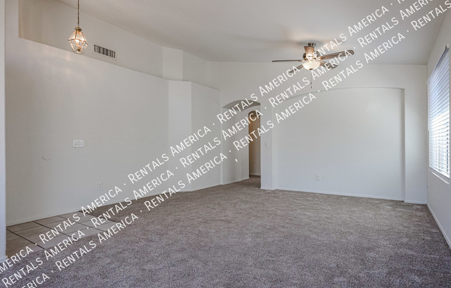 127 W GAIL DR