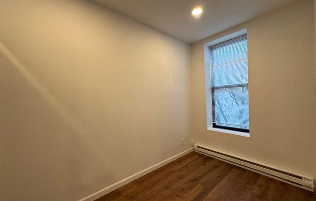 30 E 127 ST