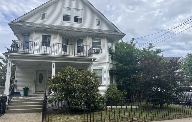 98 DEXTER AVE