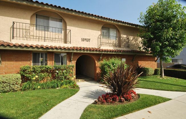 LA REINA AVE. APARTMENTS