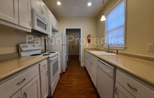 3 beds, 1 bath, 950 sqft, $1,095, Unit 1430