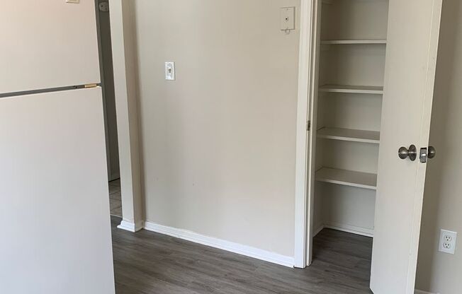 2 beds, 1 bath, 700 sqft, $880, Unit 9147