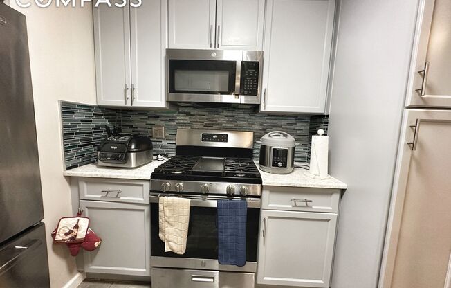 1270 E 51 ST