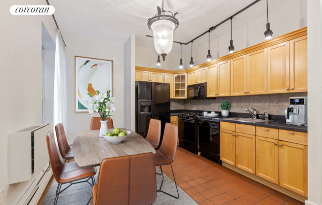314 W 94 ST