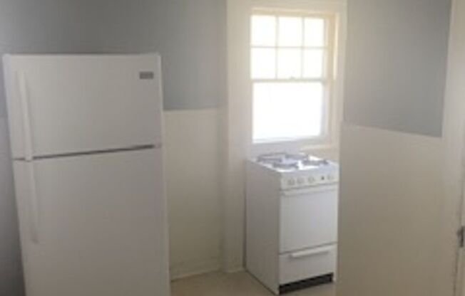 1 bed, 1 bath, $600, Unit 102 Arlington Apt 4