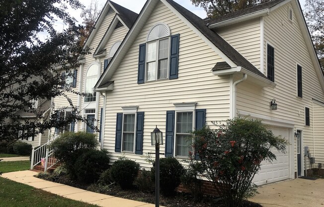 Beautiful 4 Bedroom, 2.5 Bathroom Home in Hampton Park Available NOW!