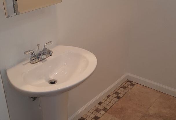 Studio, 1 bath, 500 sqft, $1,750