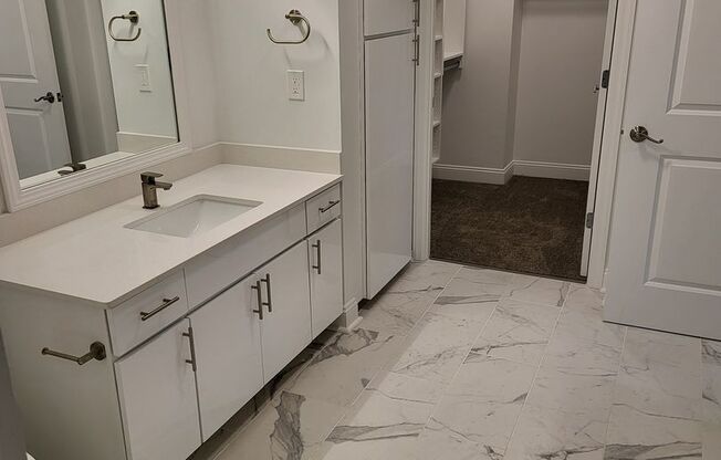 1 bed, 1 bath, 993 sqft, $2,370, Unit 1808
