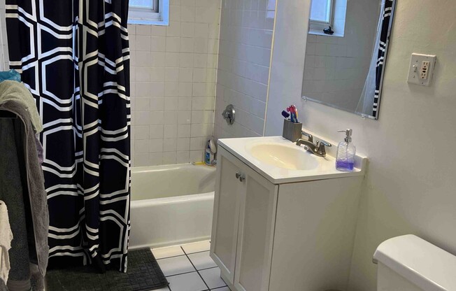 2 beds, 1 bath, $3,050, Unit 11