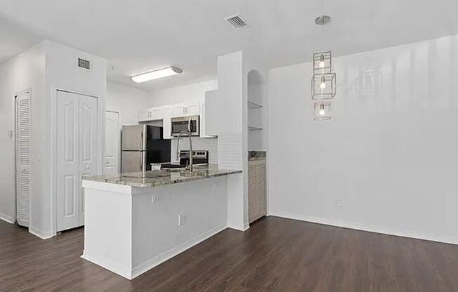 Stylish 2 Bed, 1 Bath Condo in Bella Terra – Resort-Style Living with Top Amenities!