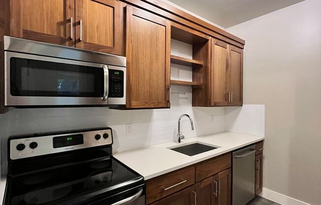 2 beds, 1 bath, $1,795, Unit 5