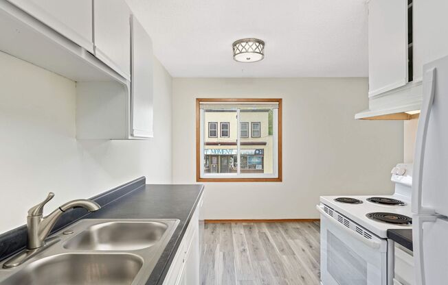 3547 Grand