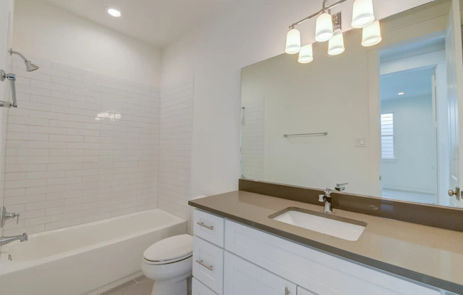 The Grove at Oak Forest Bathroom