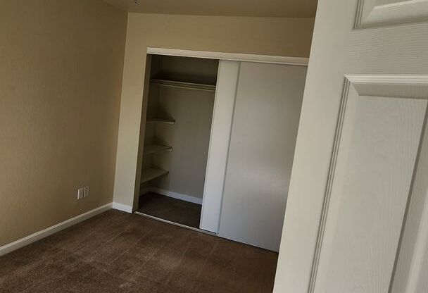 1 bed, 1 bath, 700 sqft, $1,730, Unit 240