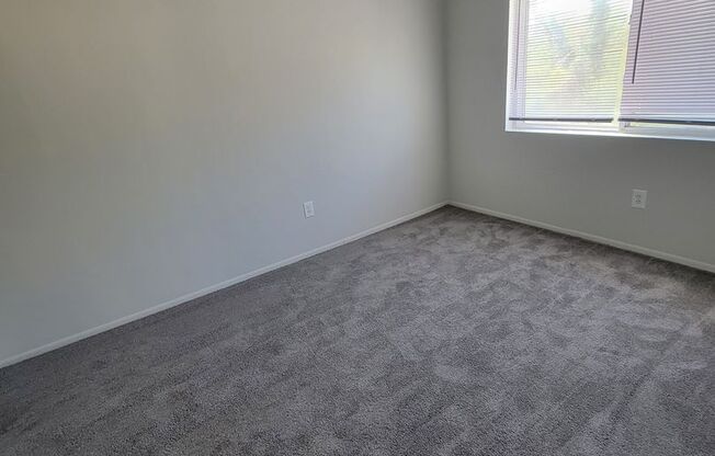 2 beds, 1 bath, 730 sqft, $1,140, Unit 4718-B