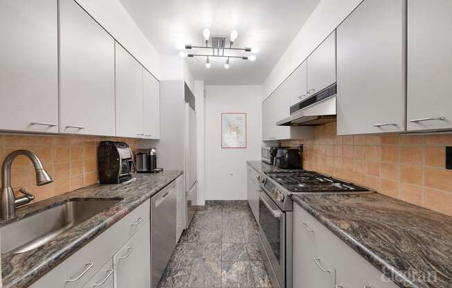 2 beds, 2 baths, $11,950, Unit 18C