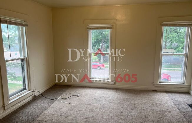 219 S Duluth Ave