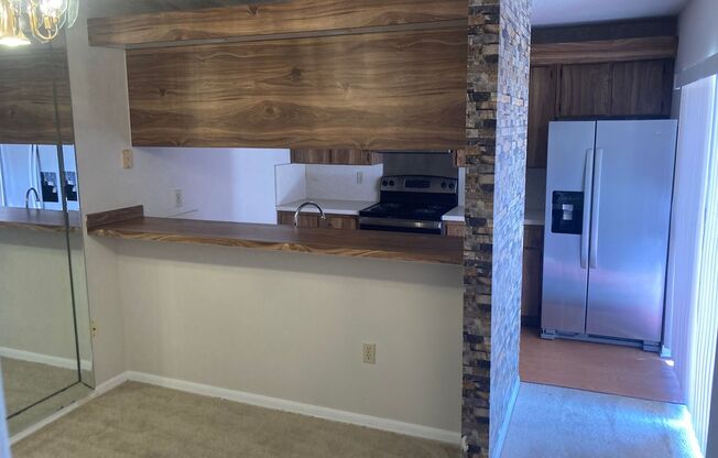 NICE 2BD / 2.5BA Townhome – Millenia Mall Area