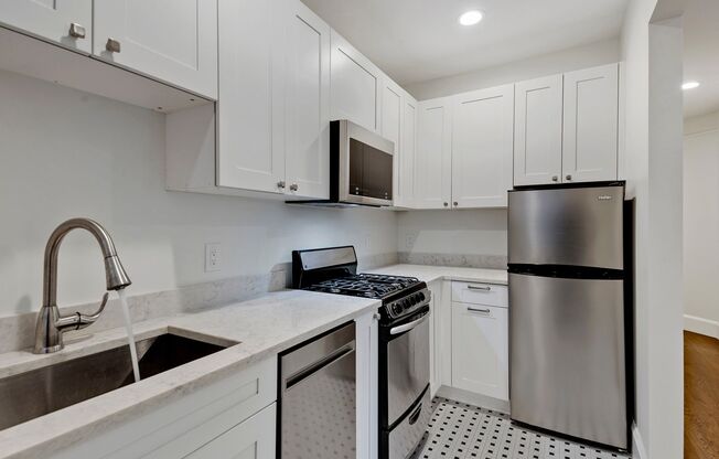 1 bed, 1 bath, 597 sqft, $1,650, Unit 212