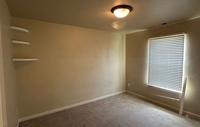 3 bed 2 bath townhome!