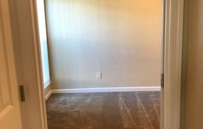 1 bed, 1 bath, 700 sqft, $1,730, Unit 140