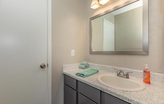 2 beds, 1 bath, 860 sqft, $1,419