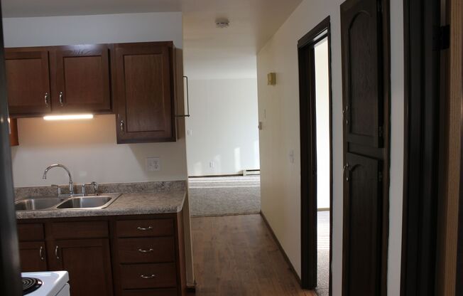 2 beds, 1 bath, $1,049.99