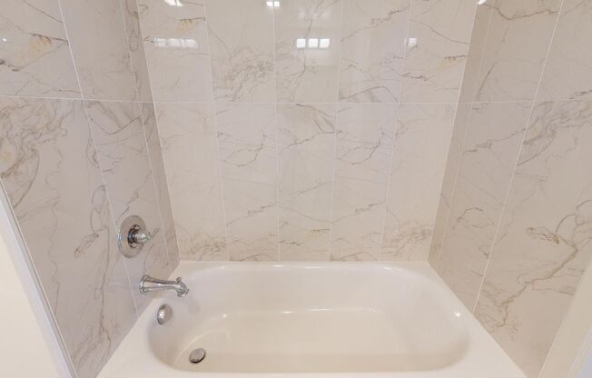 Studio, 1 bath, 355 sqft, $2,820, Unit 345 6th St, Unit 513