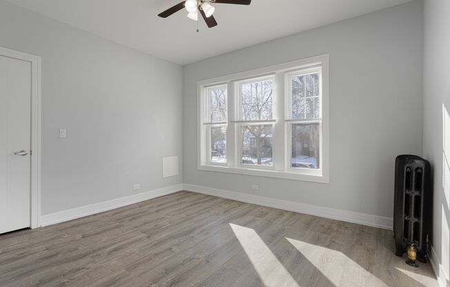 3 beds, 1 bath, 850 sqft, $2,550, Unit 1906-1