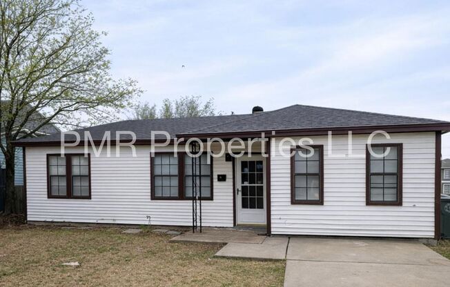 2 Bedrooms / 1 Bathroom House