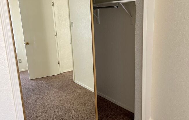 2 beds, 2 baths, 957 sqft, $1,015, Unit 70