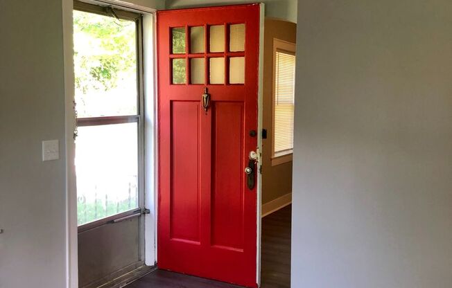 3 Bedroom Duplex in Madison $1625/mo. $1625 Deposit.