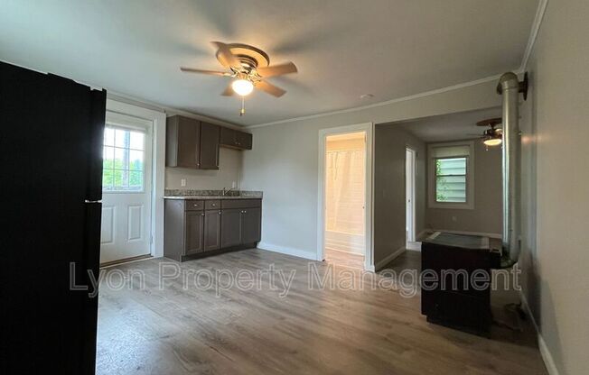 93 W WARWICK AVE