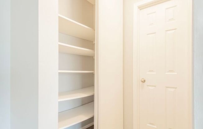 1 bed, 1 bath, 700 sqft, $1,160, Unit 143