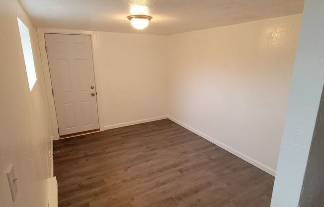 2 beds, 1 bath, $2,300