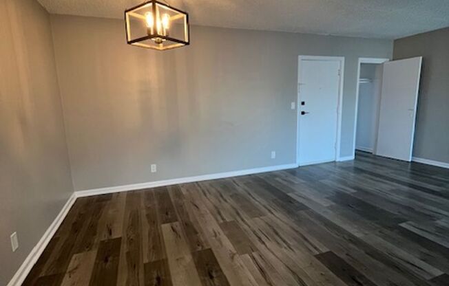 TARZANA 6150