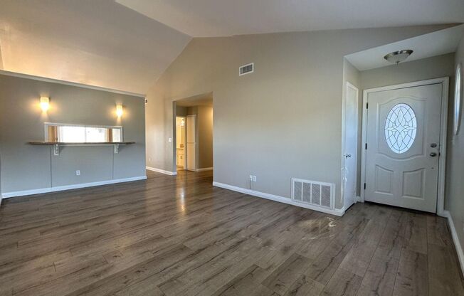 Cozy 3 Bedroom, 2 Bathroom in Colton Available Now!