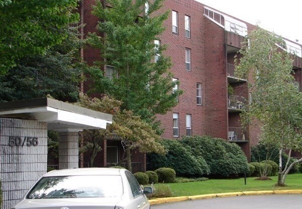 2 beds, 2 baths, 1,200 sqft, $3,000, Unit 410