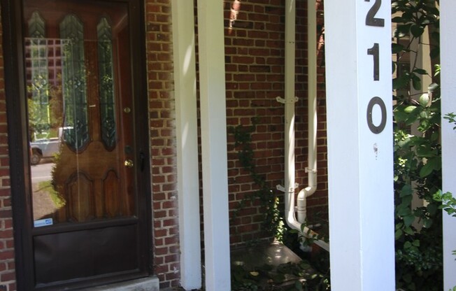 2026/2027 Off-Campus JHU Spacious 5bd/2ba Rowhome OSP & W/D! Available 6/8