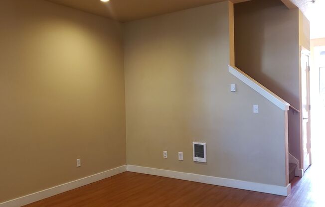 1 bed, 2 baths, $725, Unit 104-2