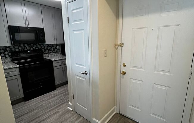 2 beds, 2 baths, 1,017 sqft, $1,975, Unit 1003 G #2A