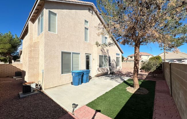 3 beds, 2.5 baths, $2,295