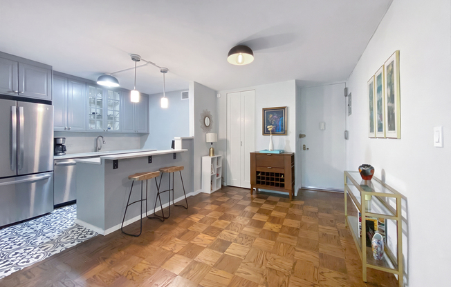 1 bed, 1 bath, 808 sqft, $4,750, Unit 3B