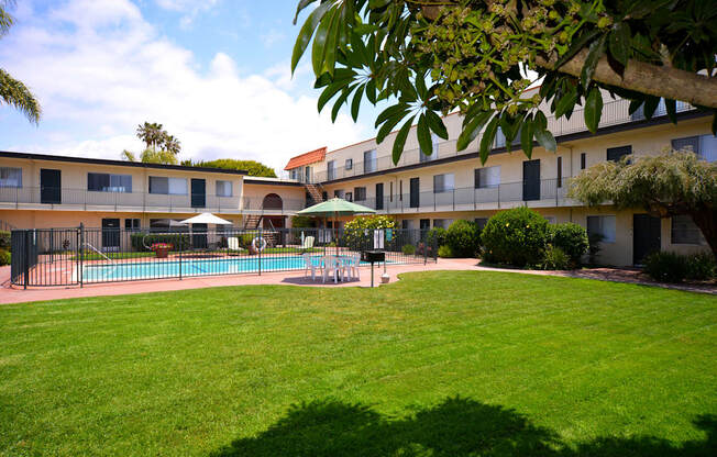 Ocean View Townhomes courtyard view from Rear of Building