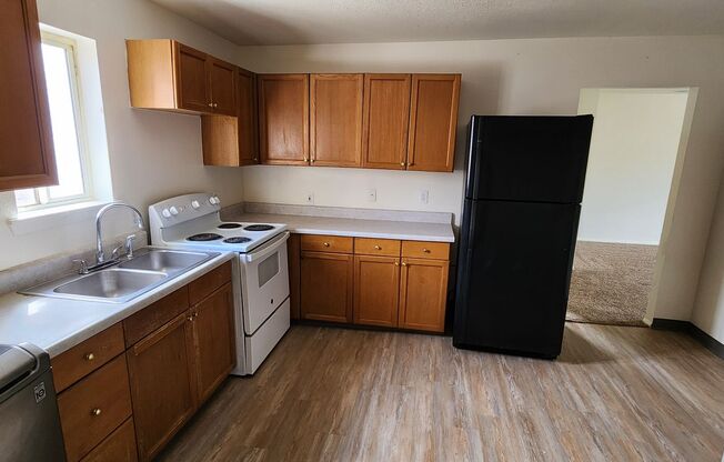 2 beds, 1 bath, $1,050