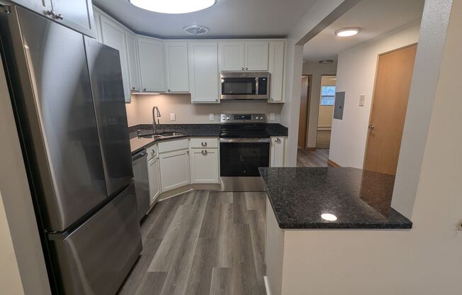 2 beds, 1 bath, 875 sqft, $1,650, Unit 46B