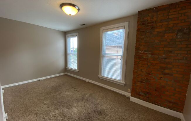 W 5th Ave 84-86 ONYX