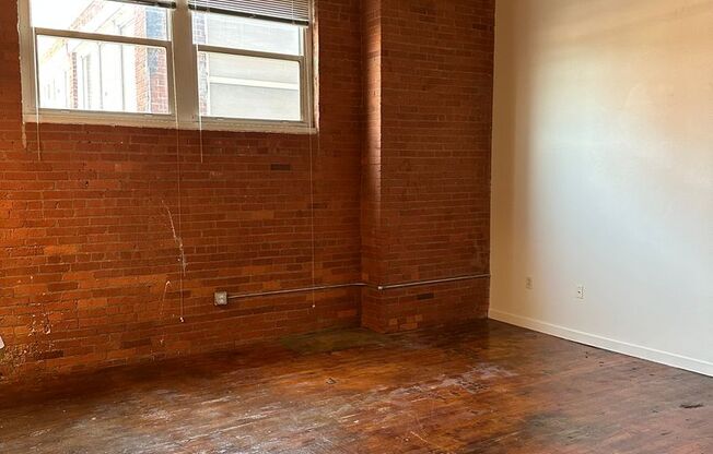 1 bed, 1 bath, 940 sqft, $1,250, Unit 301