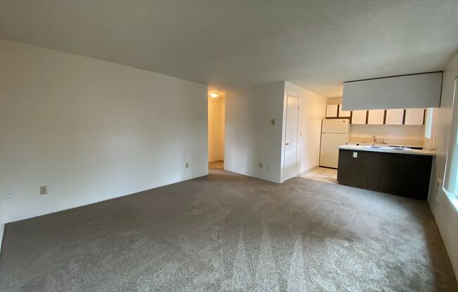 2 beds, 1 bath, 669 sqft, $1,200