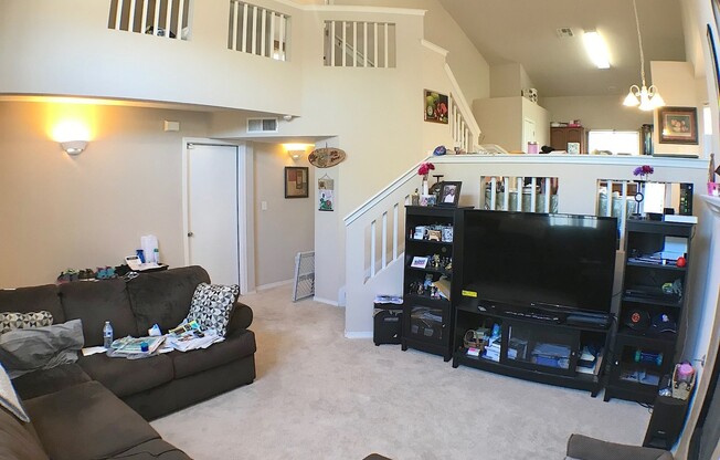 Beautiful Refrig A/C Tri Level Home!
